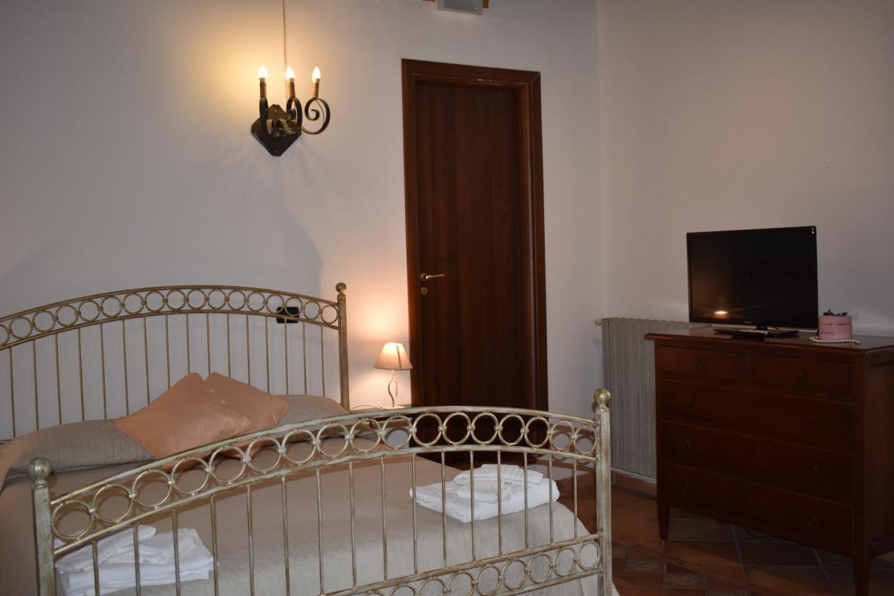 Le Due Torri Bed & Breakfast Filadelfia Exterior foto